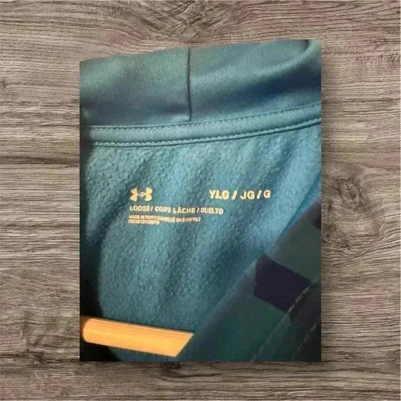 NWOT Under Armor Boys Hoodie ❤️ - Picture 3 of 3